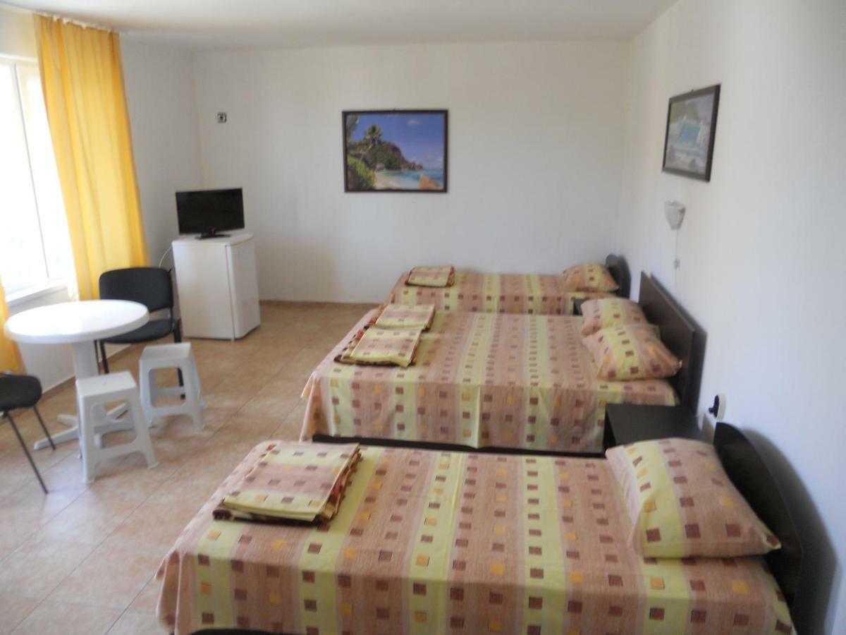 Guest House "Tania" Ahtopol Exterior foto