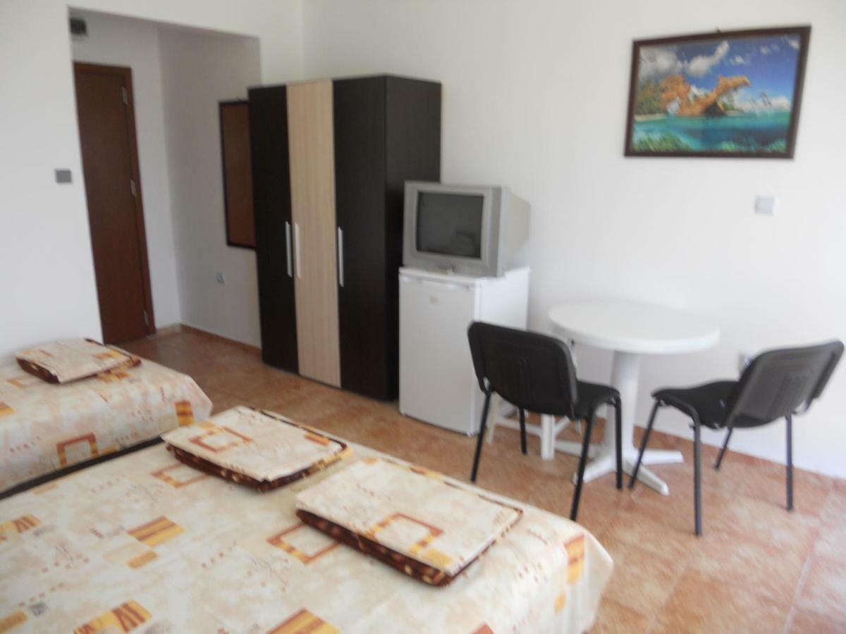 Guest House "Tania" Ahtopol Exterior foto