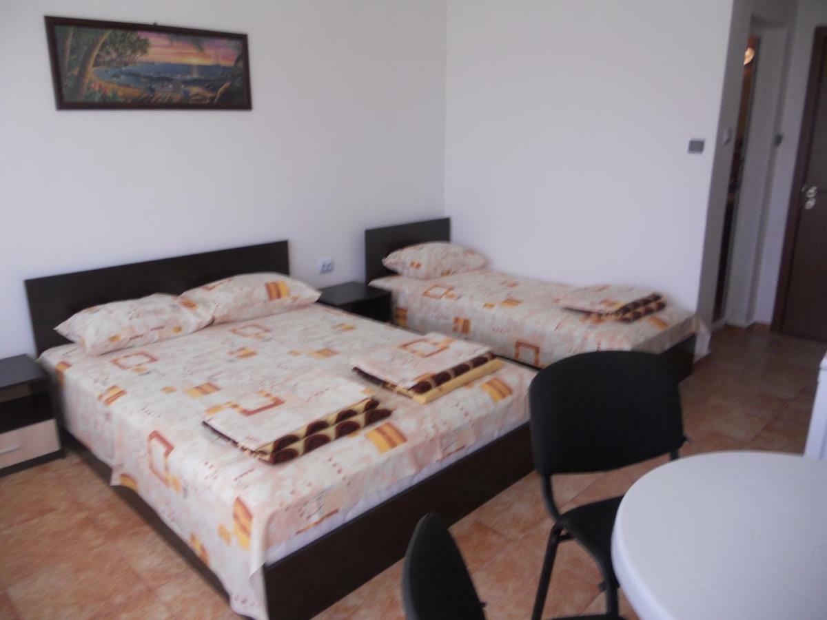 Guest House "Tania" Ahtopol Exterior foto
